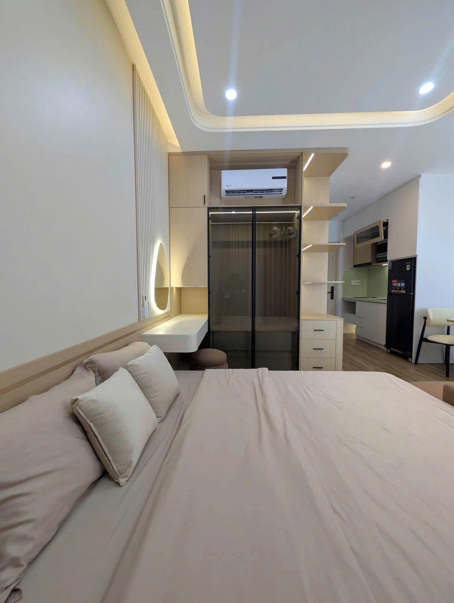 Giường ngủ và tủ đồ